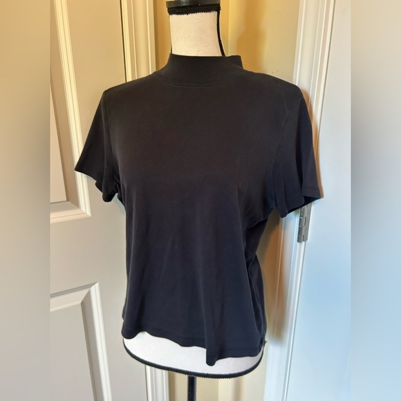 L.L.Bean vintage- 100% Supima cotton  Black short sleeve turtle neck Tshirt - Picture 2 of 6